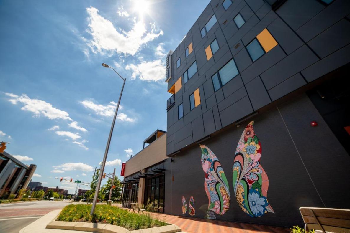 Free Parking Gym & Pool Downtown At Cityway インディアナポリス エクステリア 写真