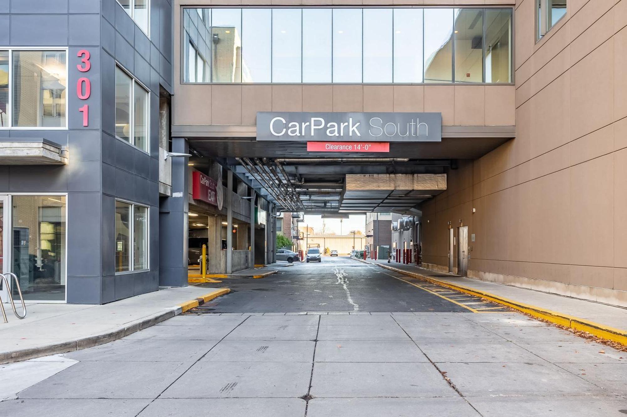 Free Parking Gym & Pool Downtown At Cityway インディアナポリス エクステリア 写真